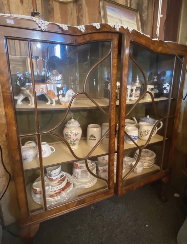 1930s-burr-walnut-display-cabinet-with-original-key-169-2