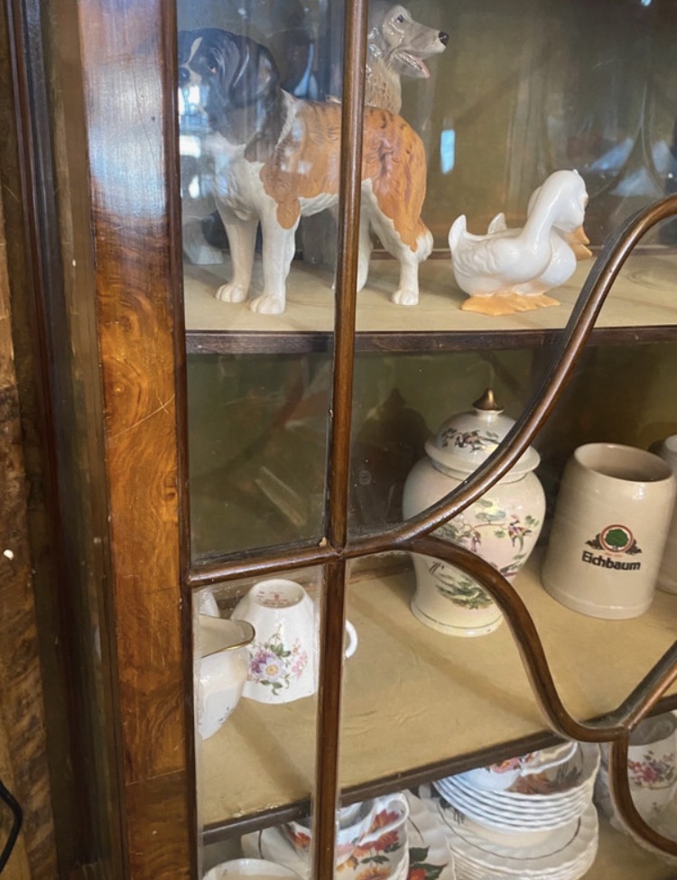 1930s-burr-walnut-display-cabinet-with-original-key-169-3