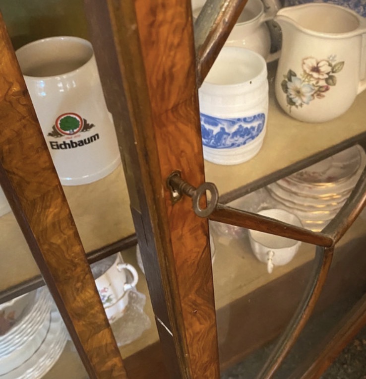 1930s-burr-walnut-display-cabinet-with-original-key-169-4