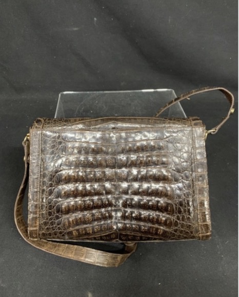 1950s-crocodile-skin-handbag-163-2