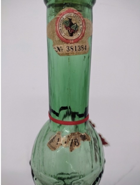 1950s-luigi-cecchi-figli-chianti-bottle-condottiero-form-green-glass-155-3