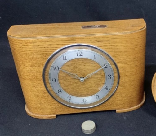 Lot 161: 1950s Wooden Savings Bank Mantel Clock