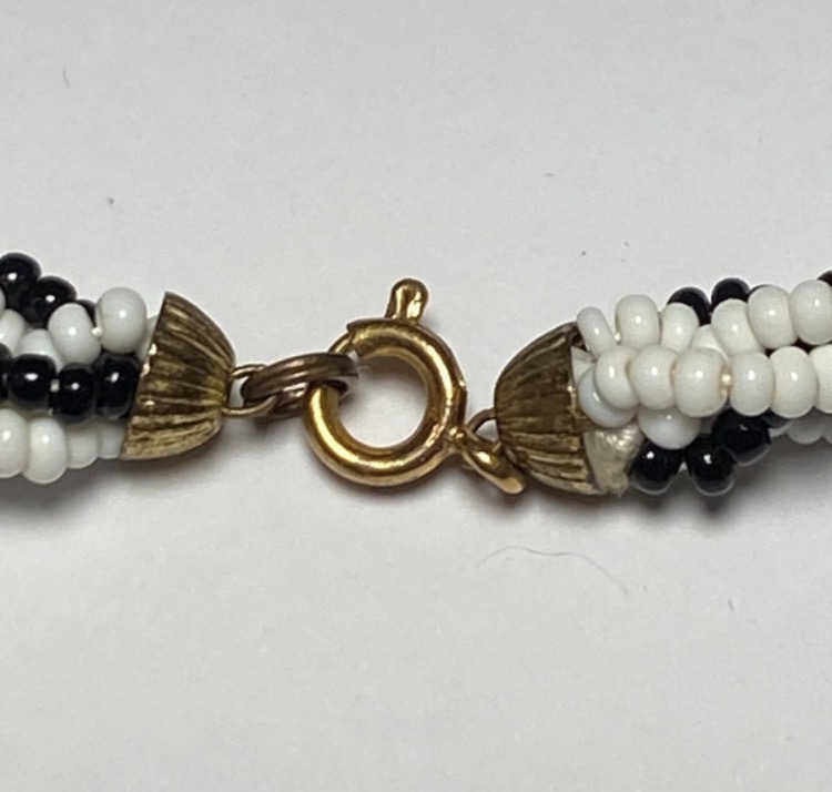 1980s-braided-seed-bead-necklace-black-white-torsade-103-3