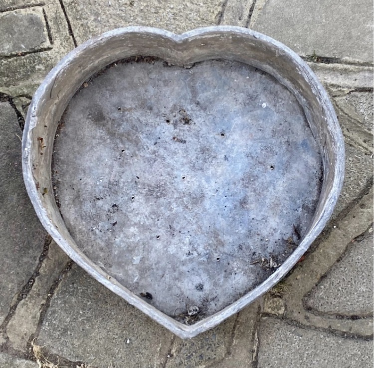 antique-heart-lead-planter-heavy-solid-lead-trough-cherub-dog-frieze-007-560
