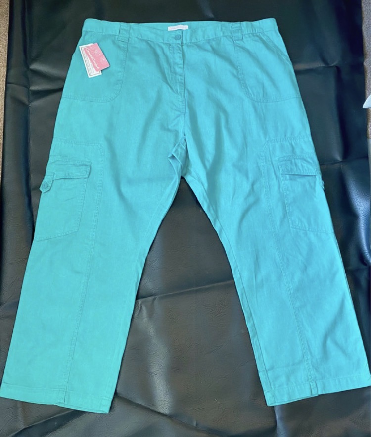 Lot 195: Brand New Casual Comfort Teal Cargo Trousers — UK Size 28