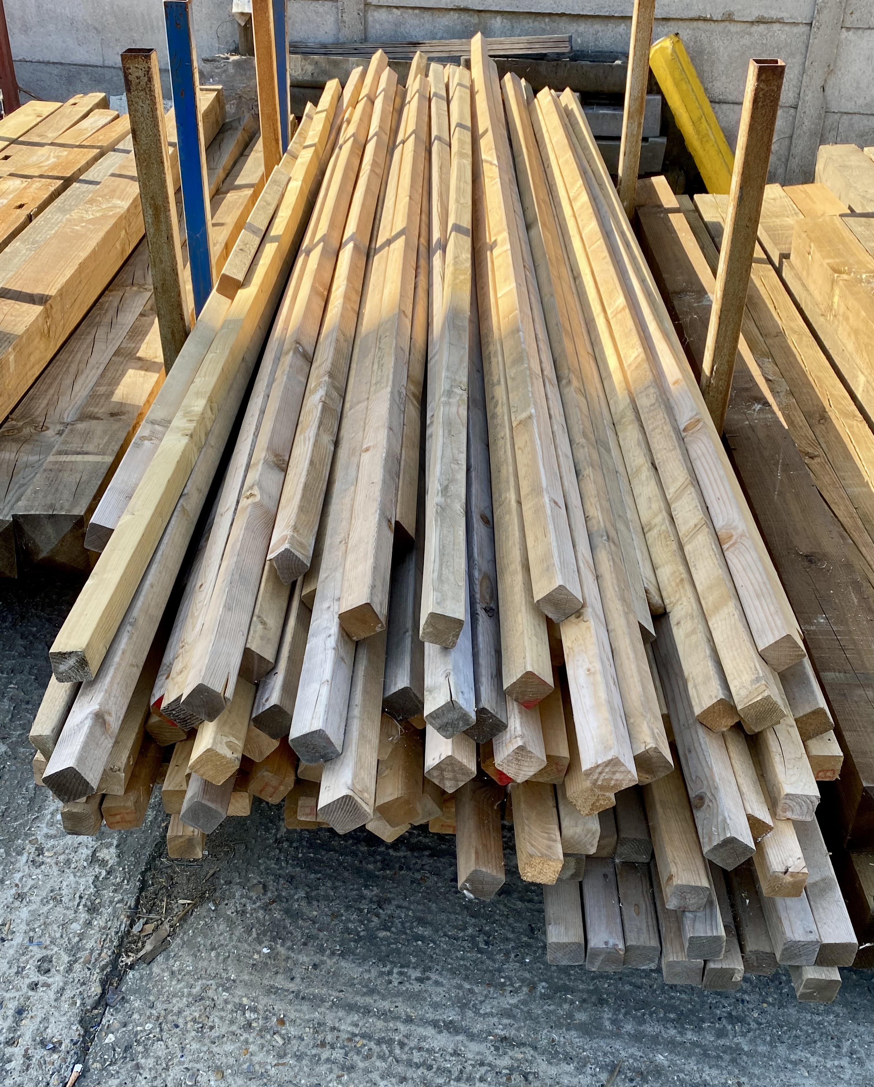 Lot 208: Bundle of 20x Untreated Timber Battens (45mm x 45mm / 2x2) – 3m to 3.6m – Grade B / Rejects
