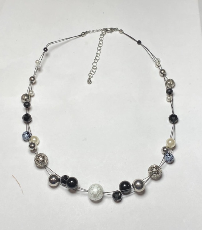 Lot 102: Chic Monochrome Beaded Necklace — Adjustable 42cm-50cm