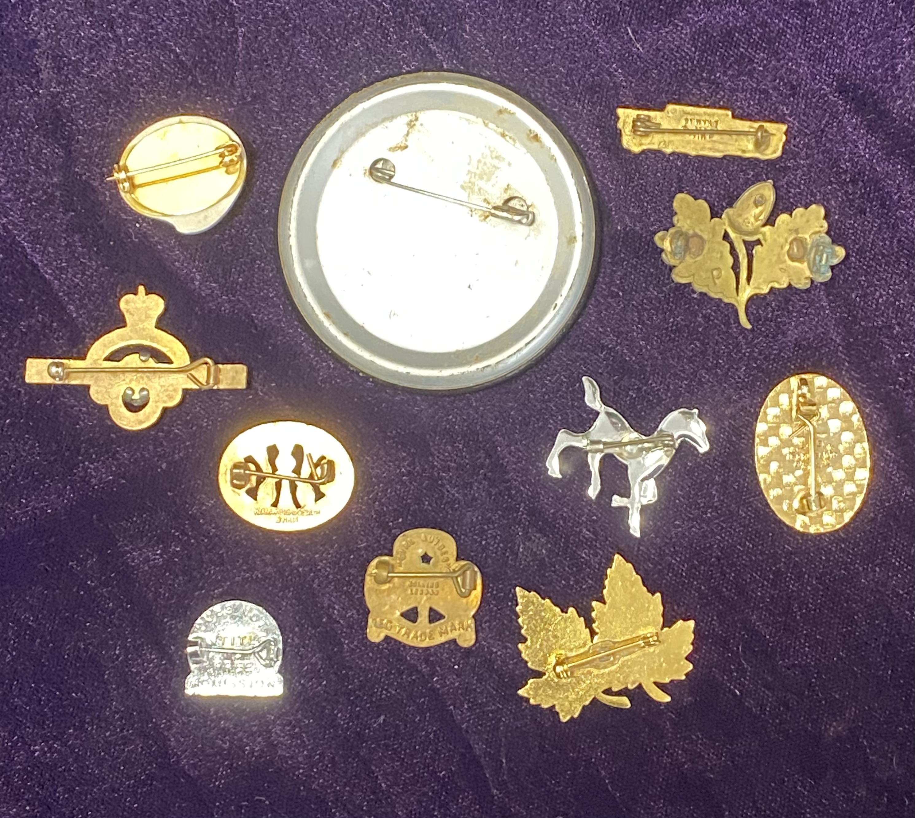 collection-of-11-vintage-badges-brooches-beatles-wi-royal-legion-more-080-5