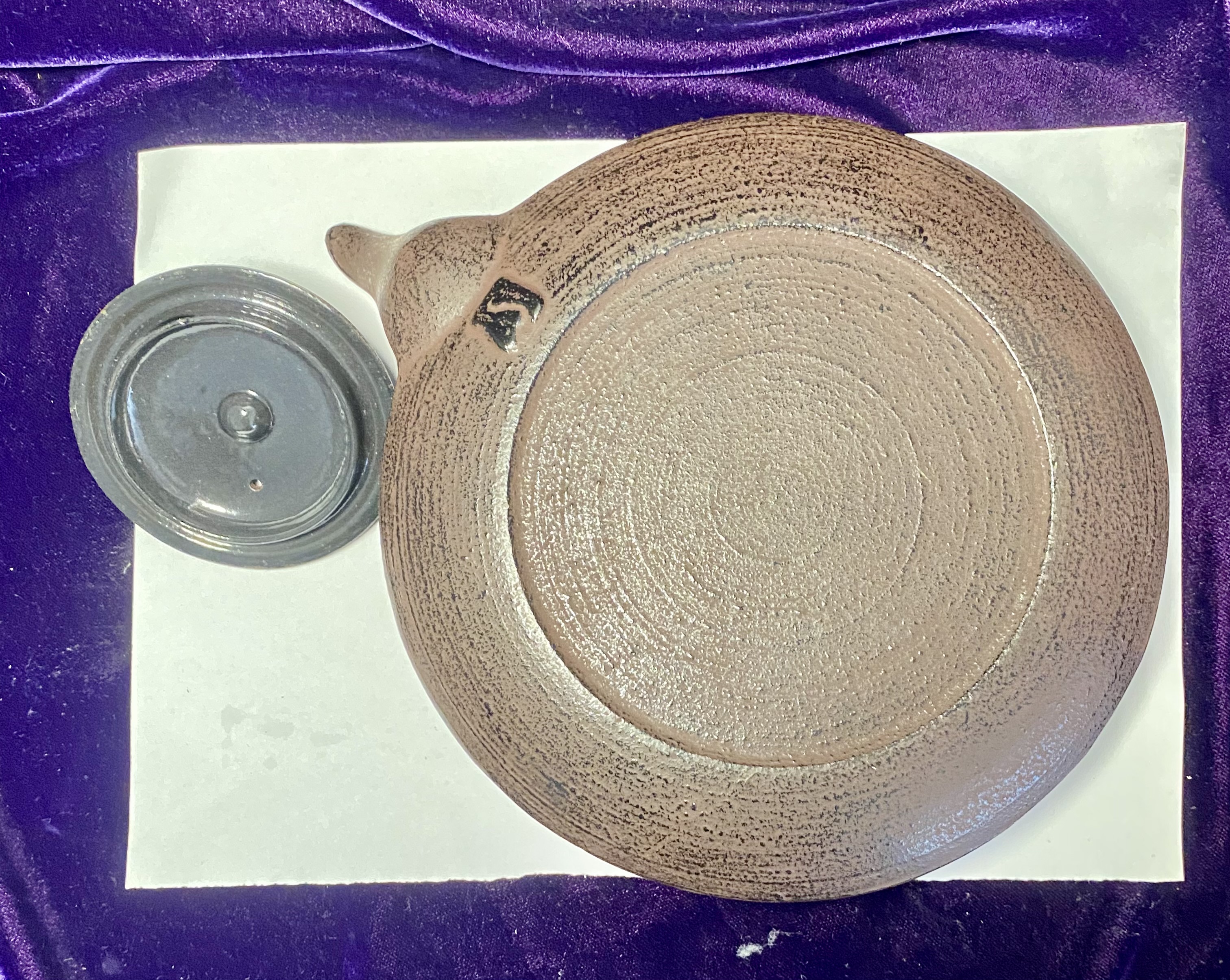 contemporary-japanese-cast-iron-teapot-engraved-characters-083-5