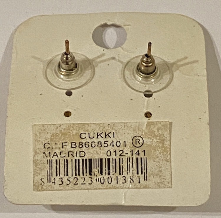 cukki-madrid-vintage-deadstock-iridescent-pearl-hoop-earrings-126-2