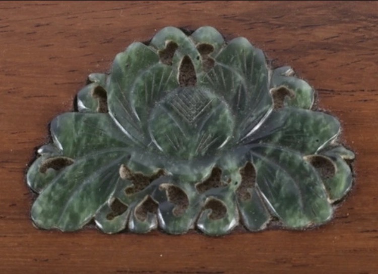 early-20th-century-chinese-hardstone-inlaid-wooden-casket-late-qing-republic-period-carved-floral-panels-brass-fittings-games-contents-025-10