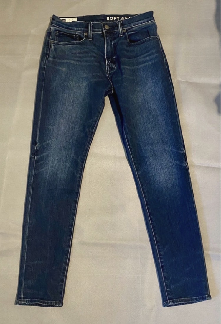 Lot 181: GAP Men's SoftWear Slim Taper Jeans W30 L32 - Dark Blue