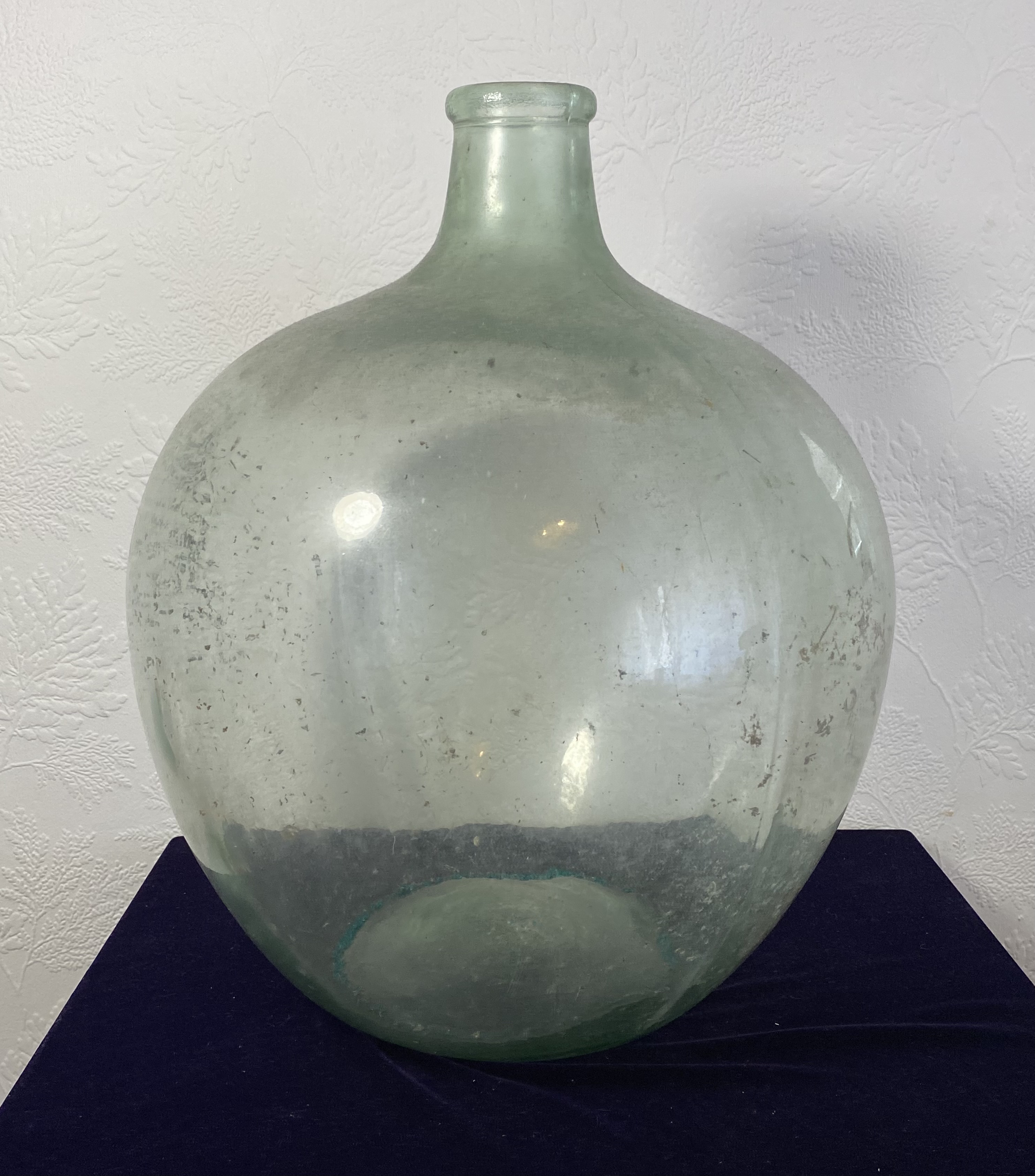Lot 092: Large Mid-20th Century Hand-Blown Glass Carboy / Demijohn