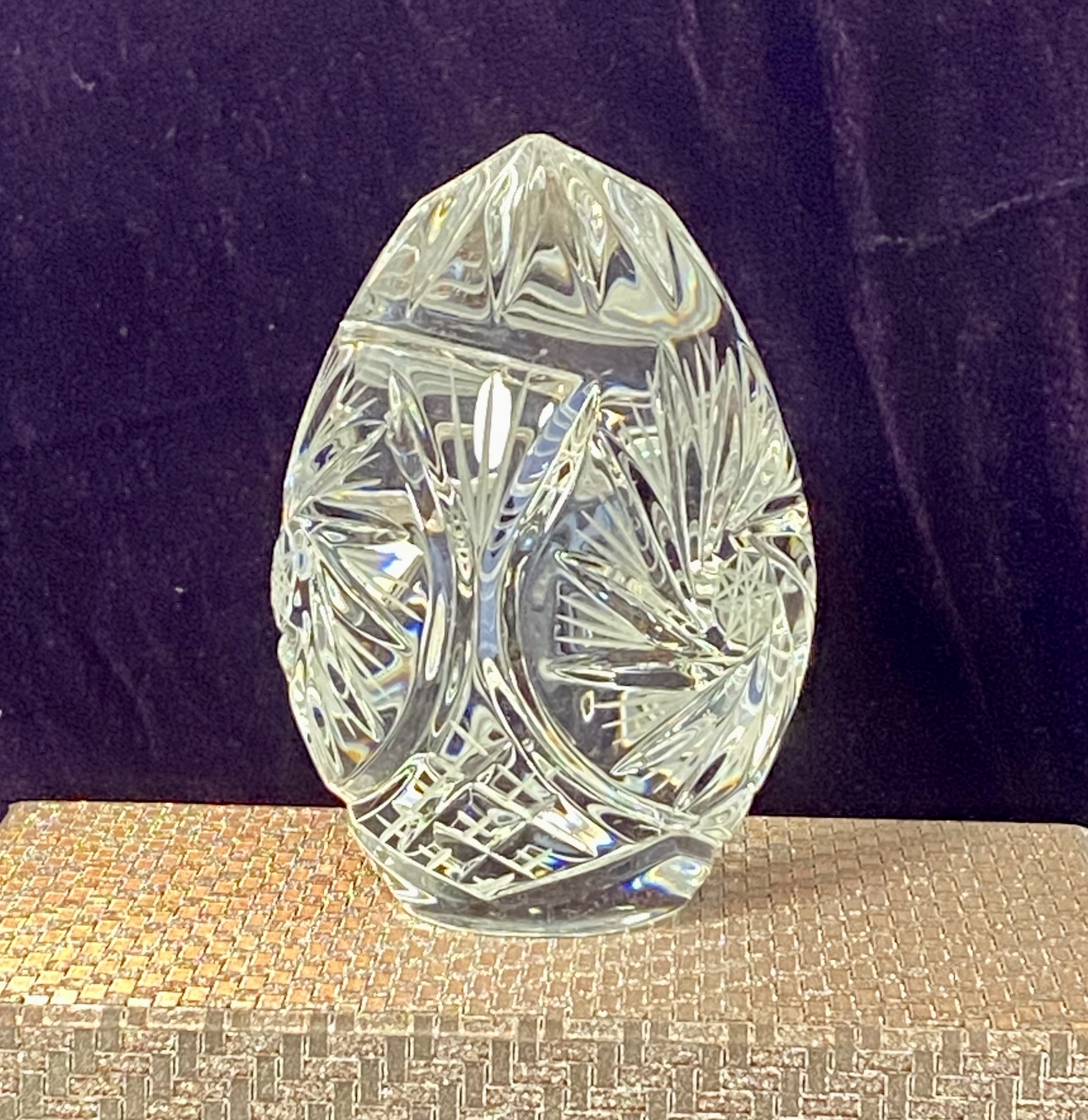 late-20th-century-cut-lead-crystal-egg-paperweight-pinwheel-starburst-059-2