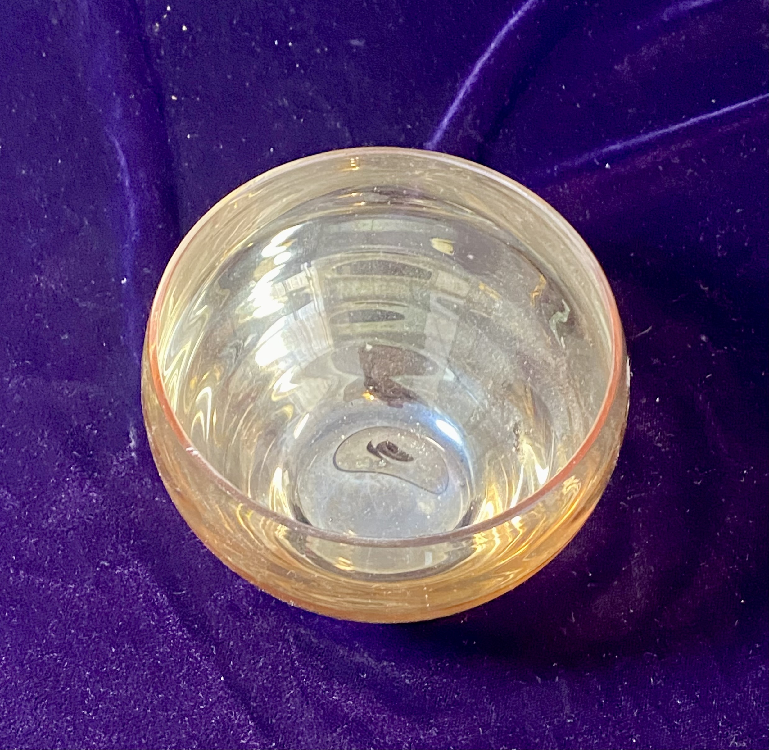 mid-20th-century-iridescent-amber-carnival-glass-bowl-056-3