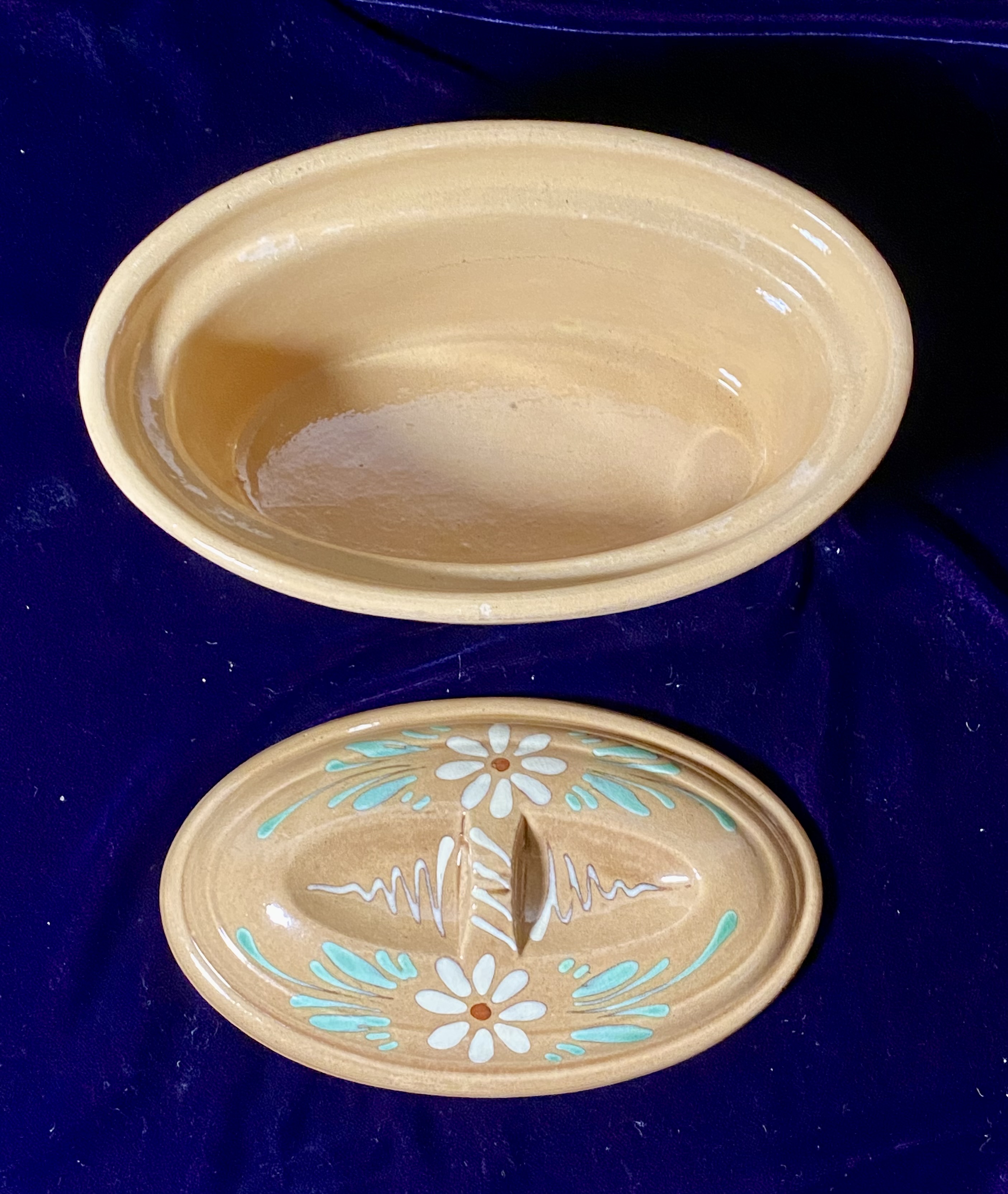 mid-to-late-20th-century-hb-earthenware-casserole-dish-floral-motif-051-3