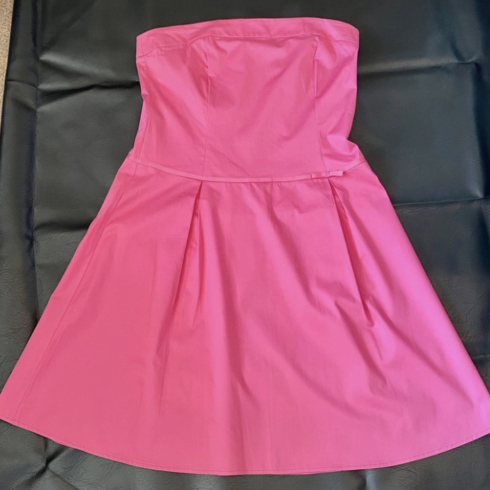Lot 189: NWT Dorothy Perkins Hot Pink Strapless Midi Dress — Size 16