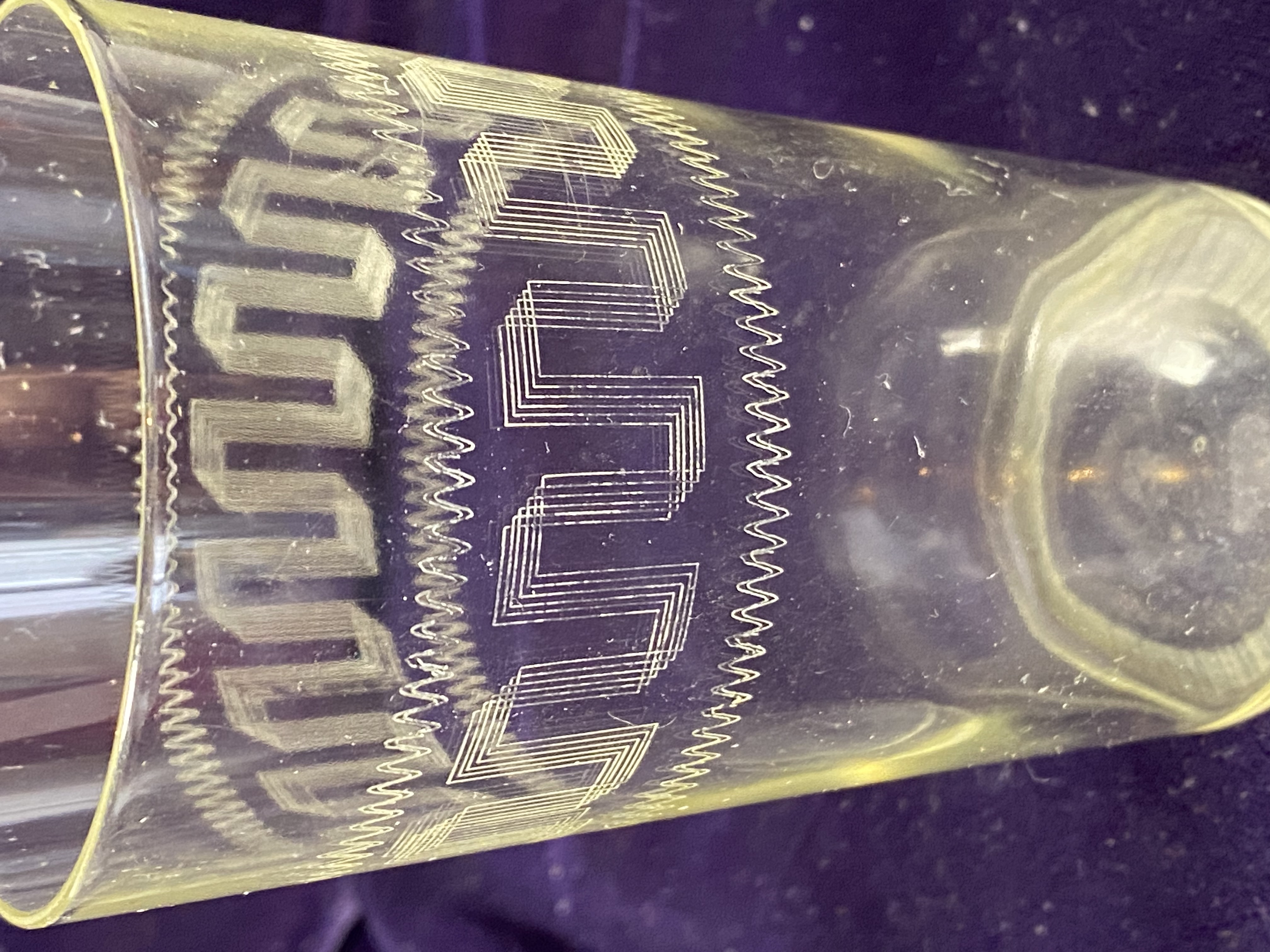 pair-of-1930s-1950s-clear-glass-tumblers-geometric-zigzag-pattern-057-2