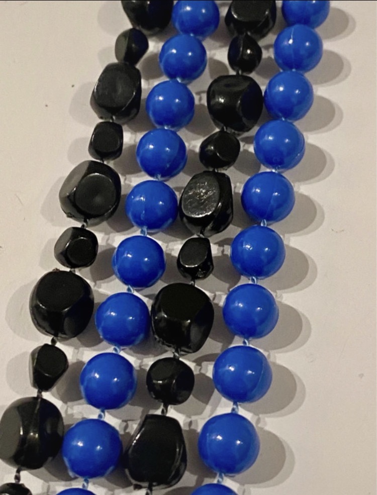 pair-of-1960s-vintage-bead-necklaces-blue-black-mod-style-117-2