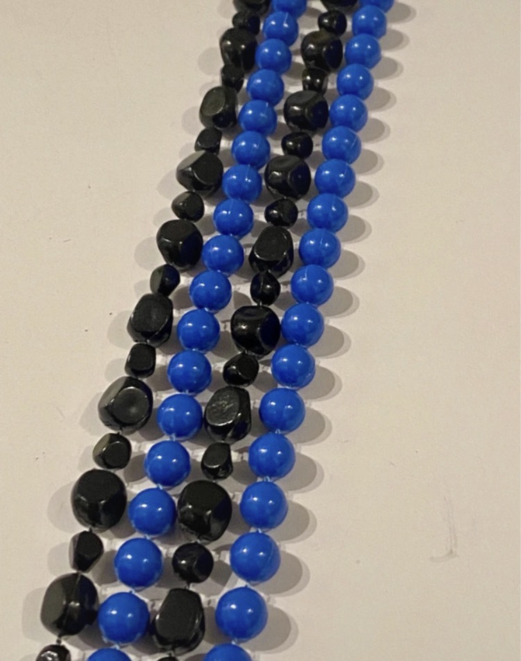 pair-of-1960s-vintage-bead-necklaces-blue-black-mod-style-117-3