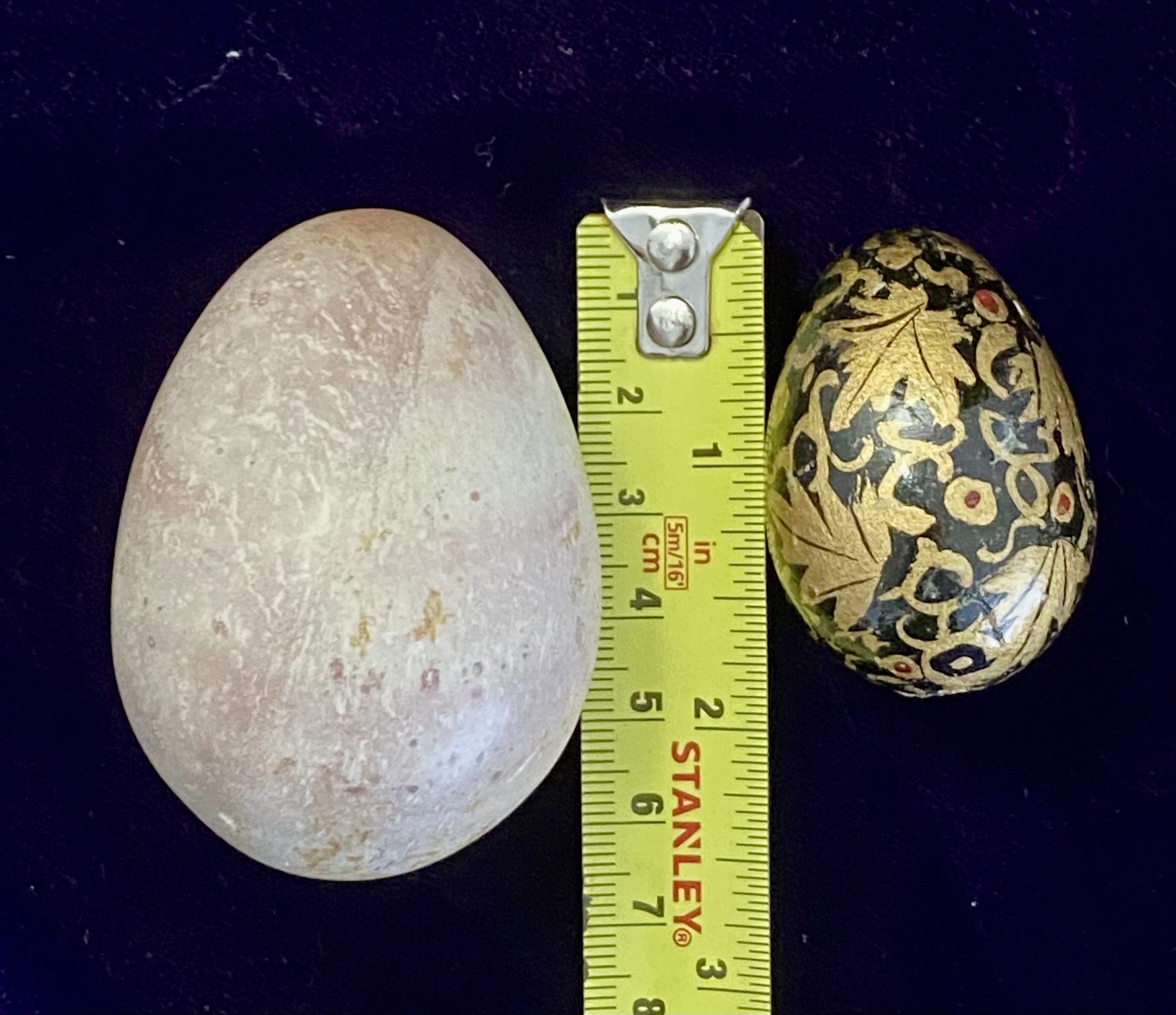 pair-of-decorative-eggs-marble-and-papier-m-ch-081-5