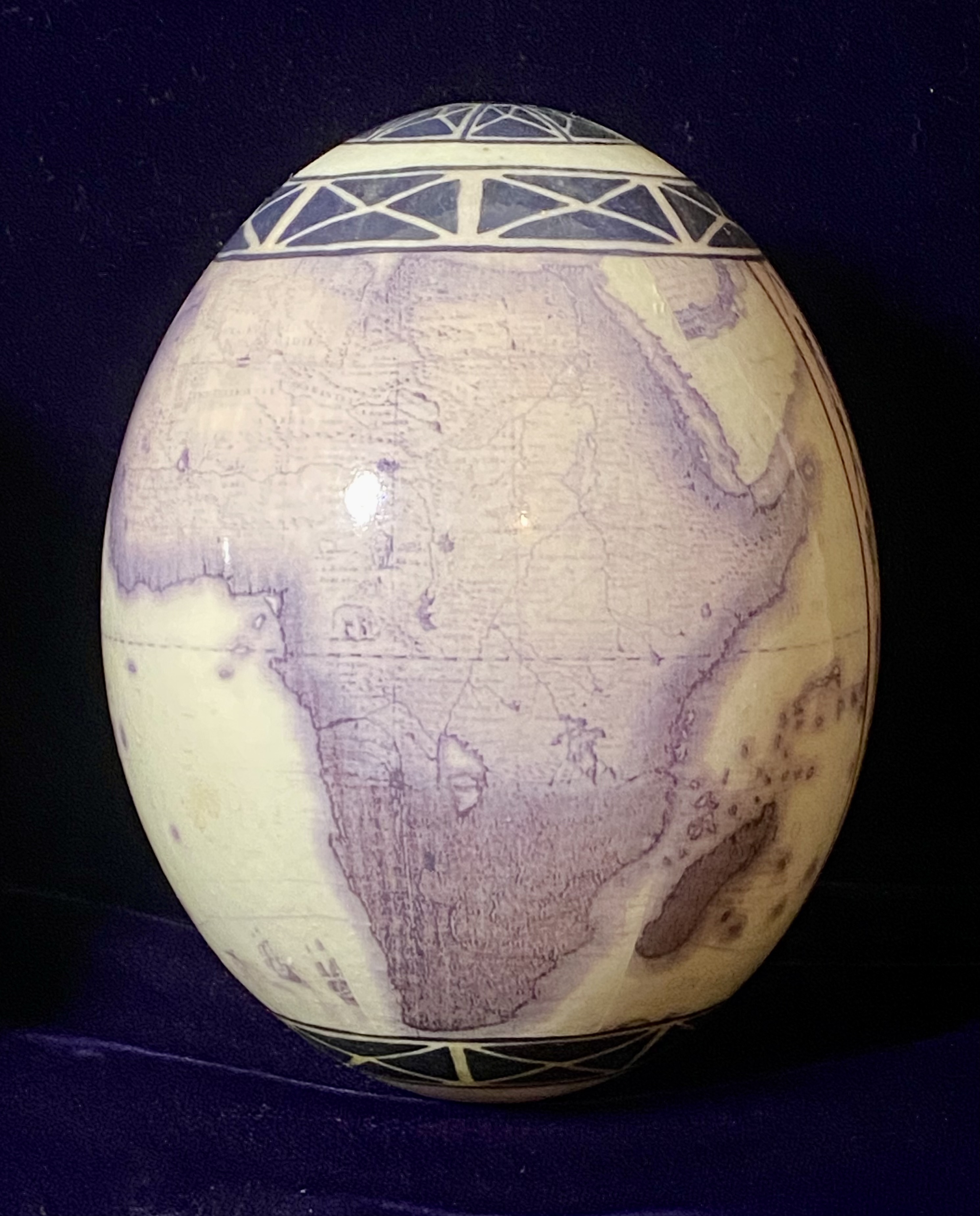 pair-of-vintage-decorated-ostrich-eggs-african-wildlife-theme-049-4