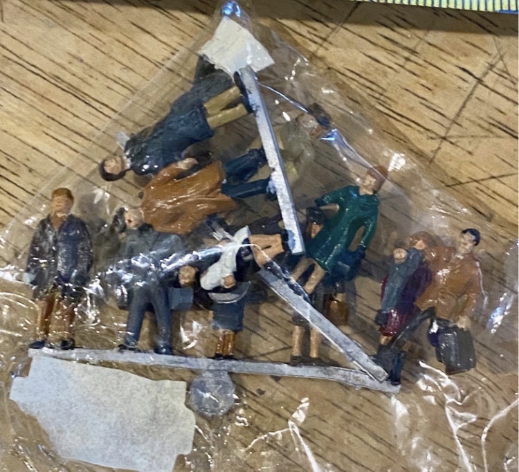 set-of-12-1950s-hornby-dublo-die-cast-metal-figures-oo-gauge-passengers-098-3