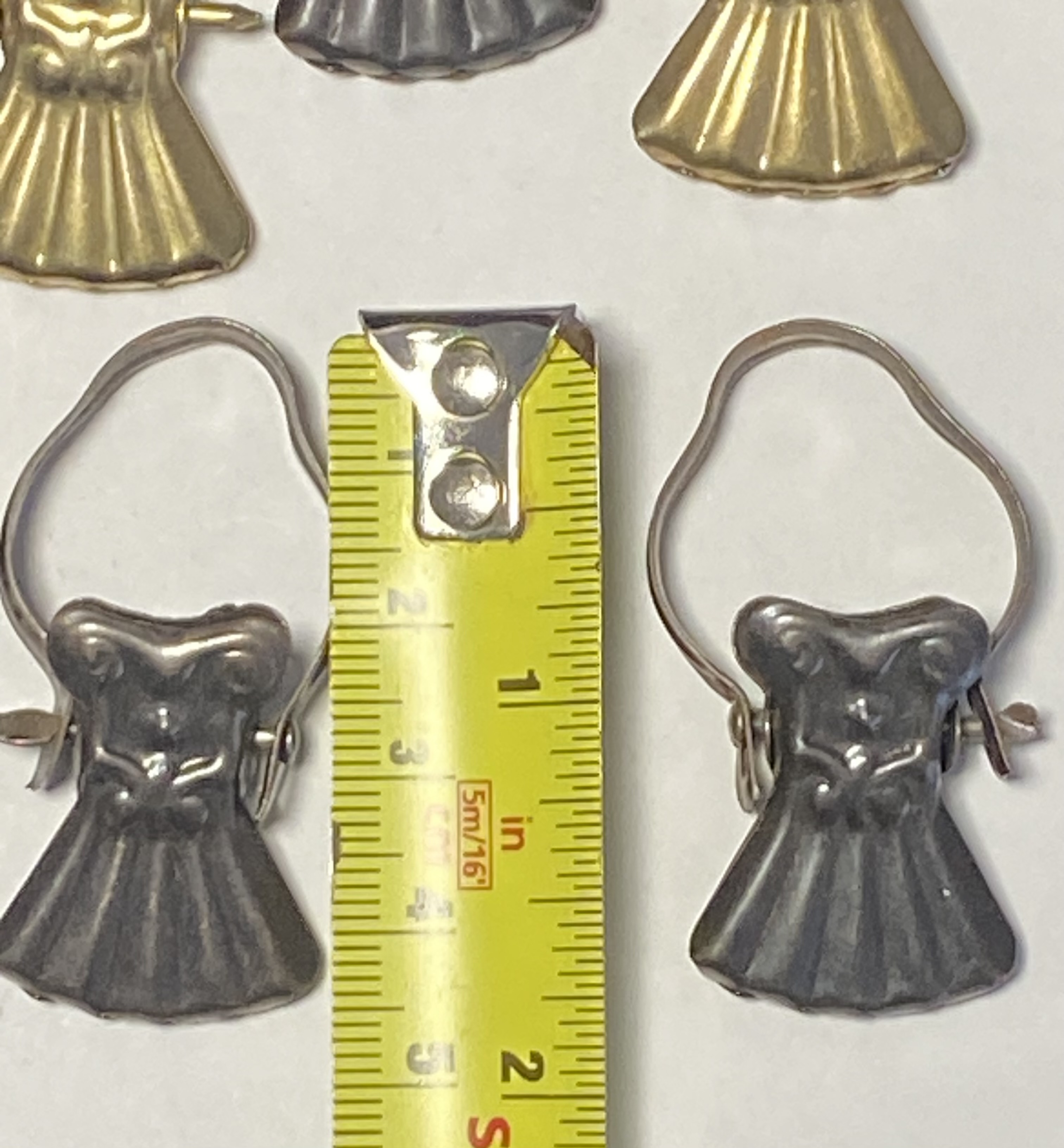set-of-eleven-vintage-metal-dress-hooks-clips-082-6