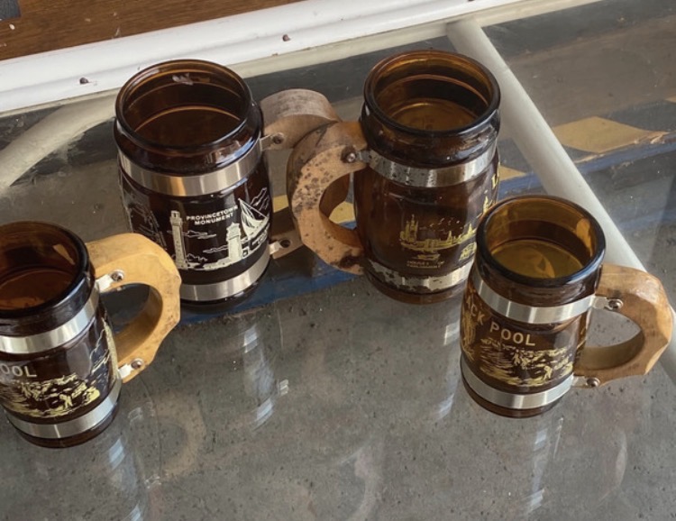 set-of-four-1960s-amber-glass-barrel-mugs-cape-cod-london-blackpool-095-5