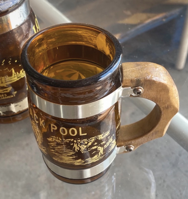 set-of-four-1960s-amber-glass-barrel-mugs-cape-cod-london-blackpool-095-6