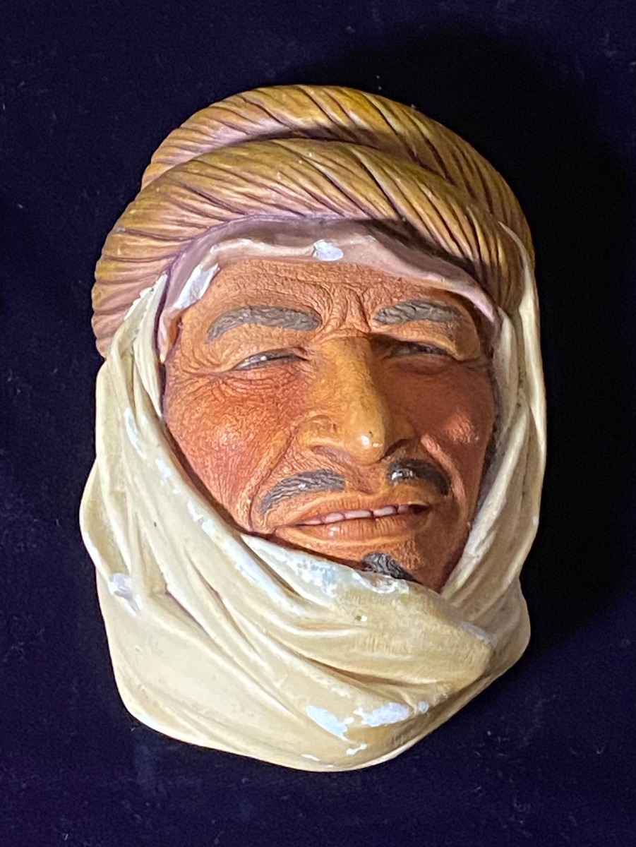 set-of-four-1970s-chalkware-wall-plaques-nautical-middle-eastern-figures-047-4