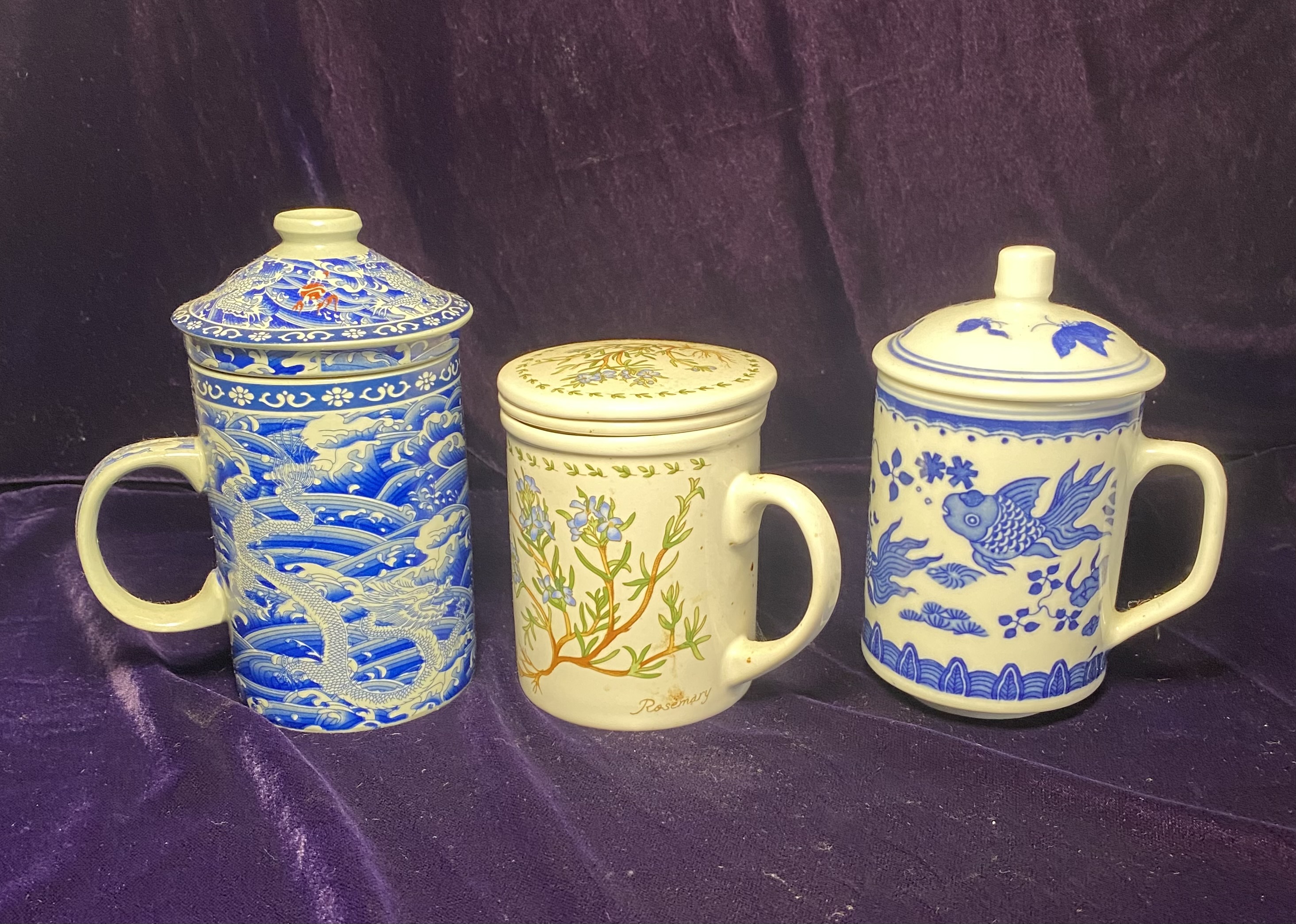 Lot 068: Set of Three Mid-to-Late 20th Century Chinese Porcelain Lidded Infusion Mugs