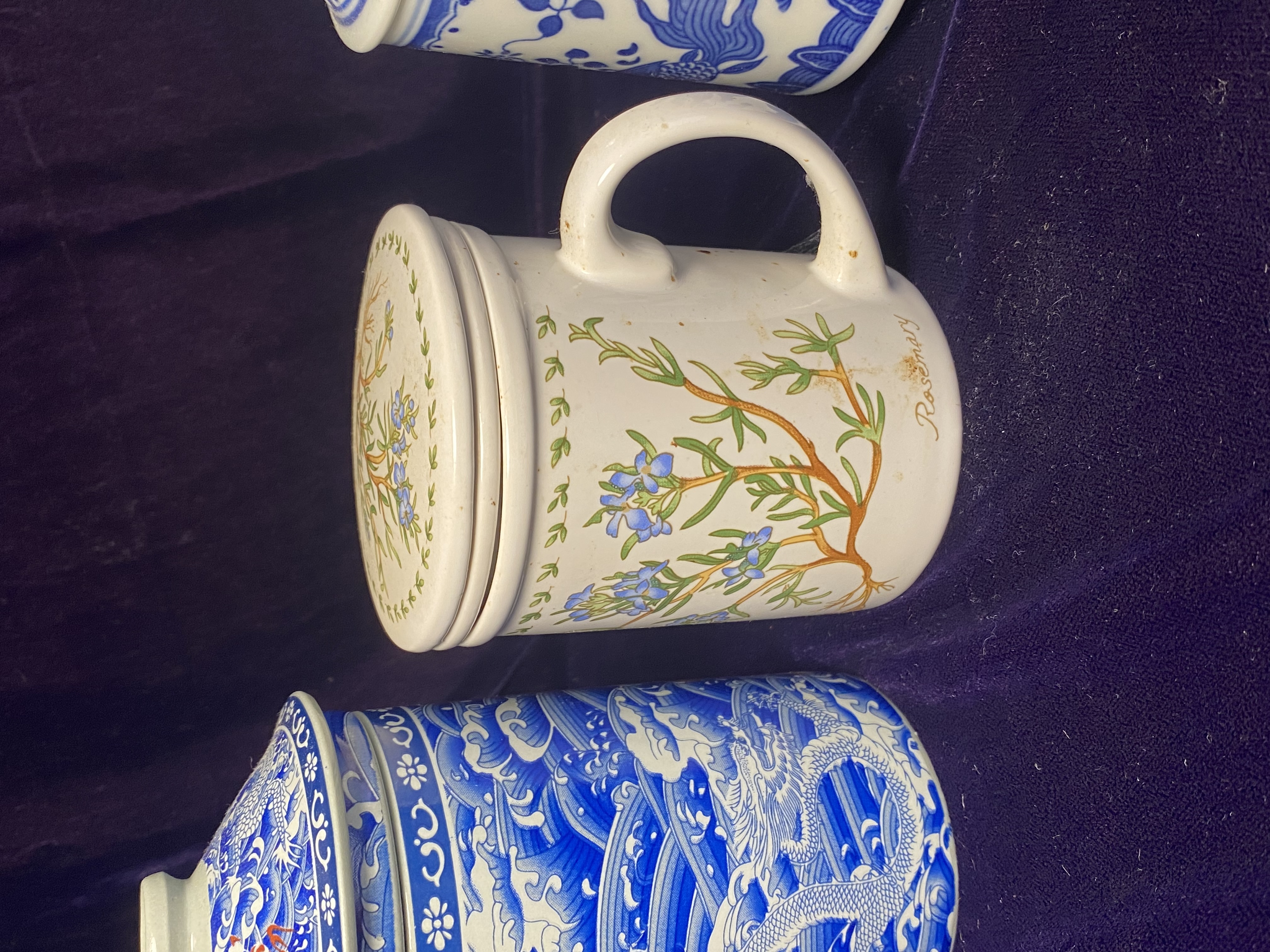 set-of-three-mid-to-late-20th-century-chinese-porcelain-lidded-infusion-mugs-068-3