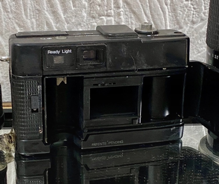 vintage-1980s-miranda-af-35mm-camera-kit-camera-lens-accessories-099-9