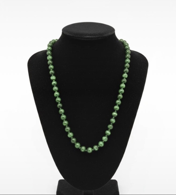 Lot 150: Vintage Dark Green Nephrite Jade Bead Necklace — 74cm Opera Length