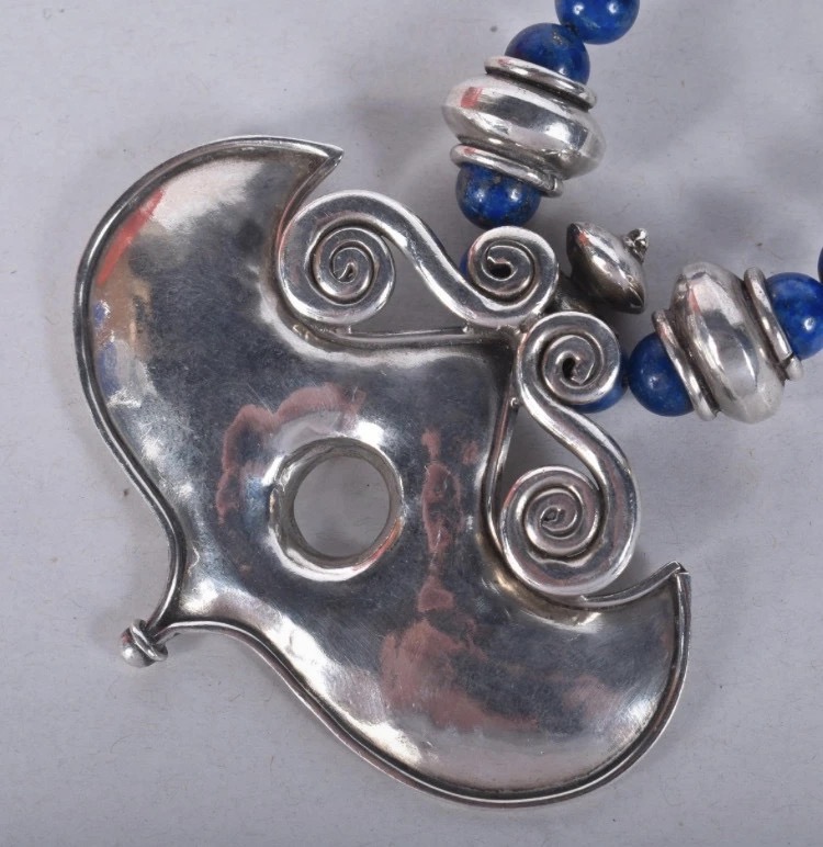 vintage-middle-eastern-silver-lapis-lazuli-necklace-decorative-pendant-151-2
