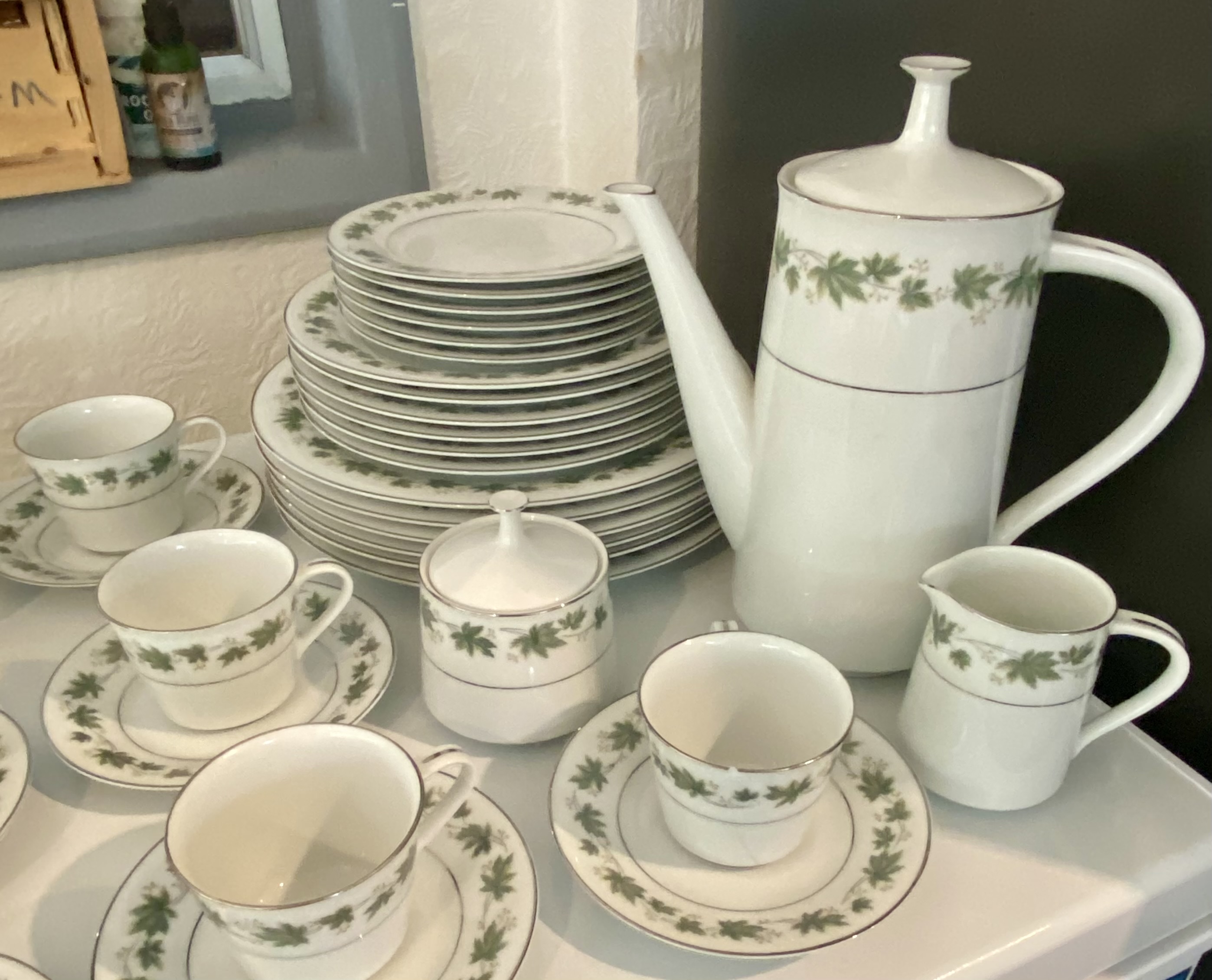 Lot 003: Vintage RC Japan Noritake Yvette 591 37-Piece Dinner Service
