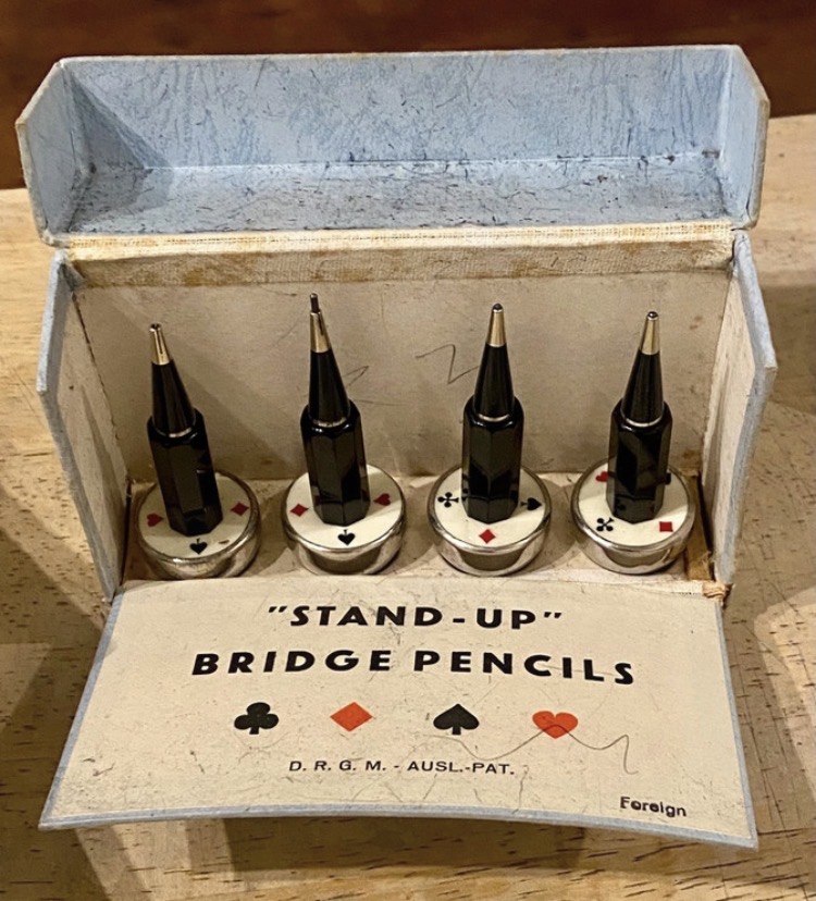vintage-set-of-4-stand-up-bridge-pencils-with-original-box-036-2