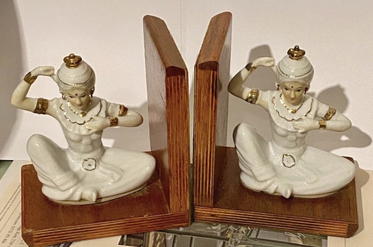 vintage-thai-temple-dancer-porcelain-teak-bookends-013-5
