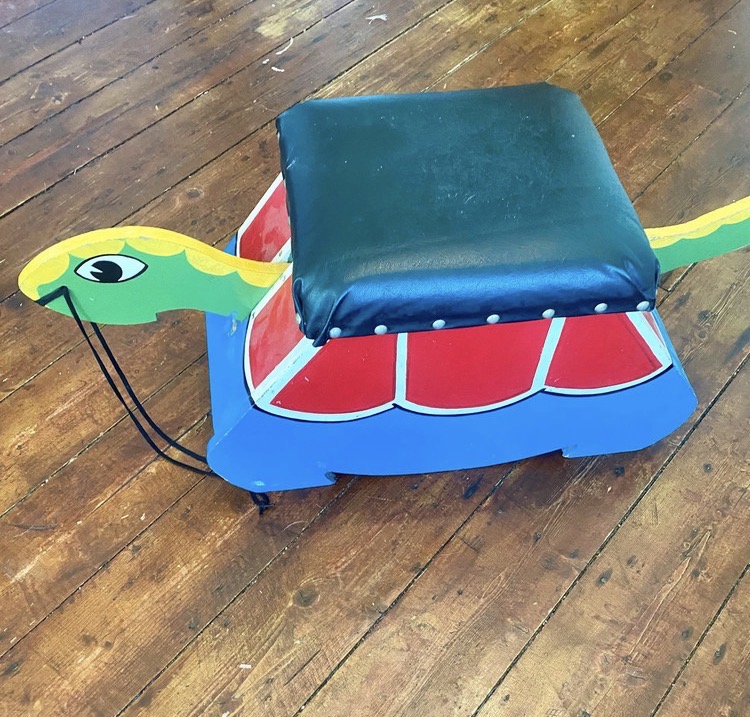 vintage-wooden-turtle-pull-toy-nursery-stool-001-2
